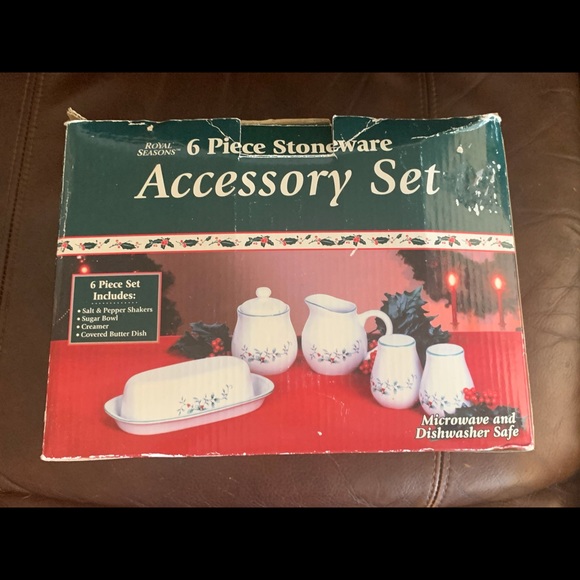 Christmas, 5 Peace Set Holly on Rim - Picture 4 of 15